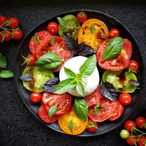 La Salade de tomate, pêche et burrata - mon-marché.fr