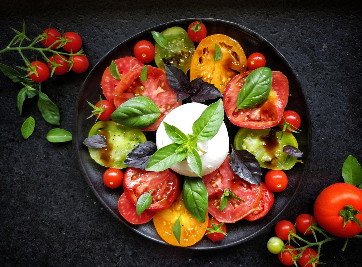 Salade_tomates_couleur_burrata-Maud-J.--Mon-Assiette-Gourmande