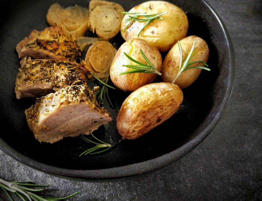 Filet mignon de porc en croûte d'herbes