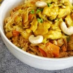 Poulet au curry et lait de coco, nouilles chinoises et légumes
