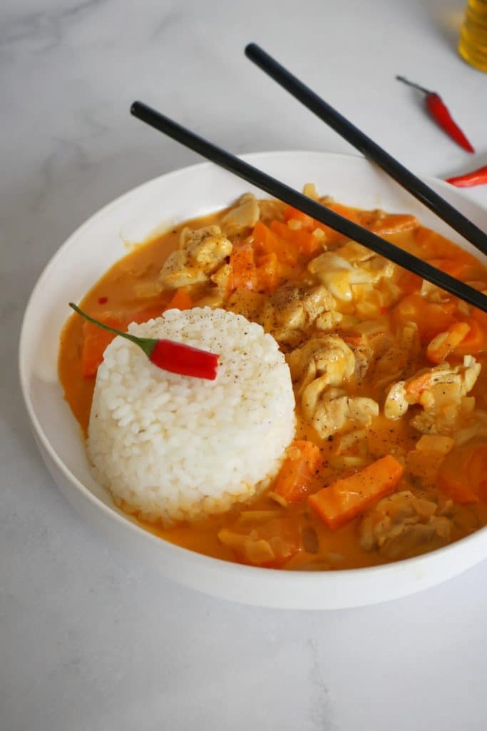 Curry panang (rouge) de poulet à la cacahuète